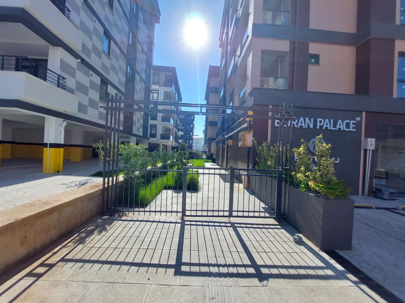 MABEL'DEN CUM. MAHALLESİNDE SIFIR EŞYALI KİRALIK1+1 DAİRE
